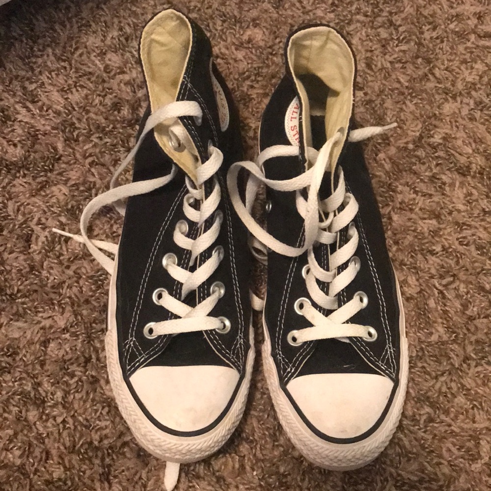 Black High top converse size 7.5